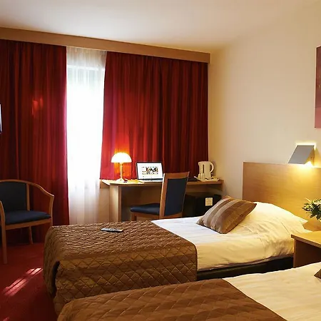 فندق Bastion 4*